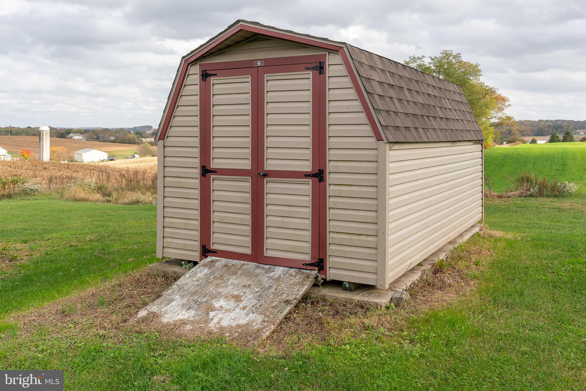 1843 Meadow View Road Manheim, PA 17545 - Photo 29 of 34 Great place to store your lawn and garden tools