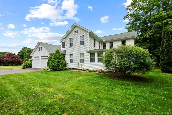 $749,900 | 88 Powder Hill Road, Middlefield, CT 06455