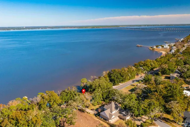 $160,000 | 8700 Scenic Highway, Pensacola, FL 32514