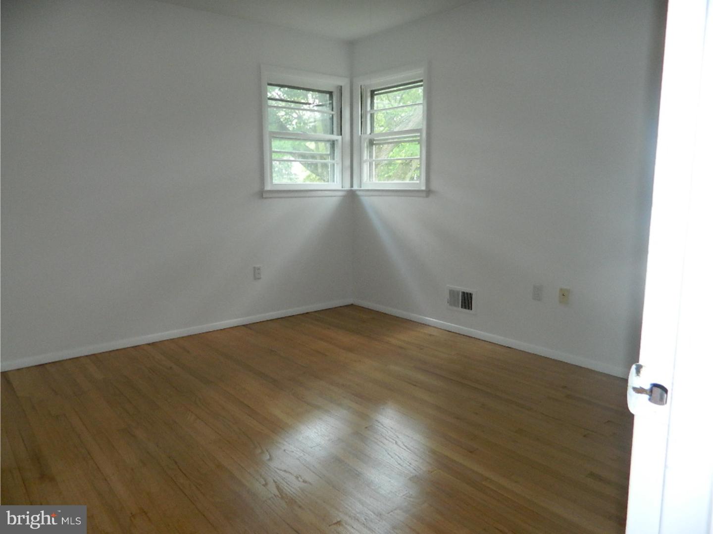 1159 Lower Ferry Road Ewing, NJ 08618 - Photo 13 of 20