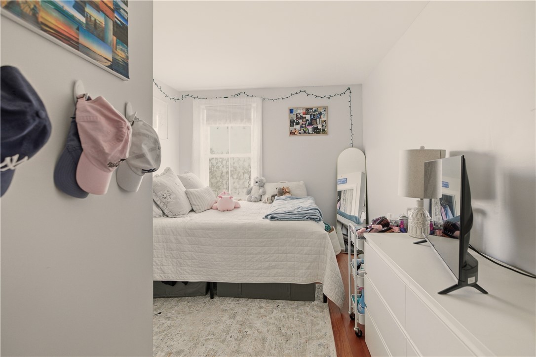22 Summer Street Newport, RI 02840 - Photo 14 of 31