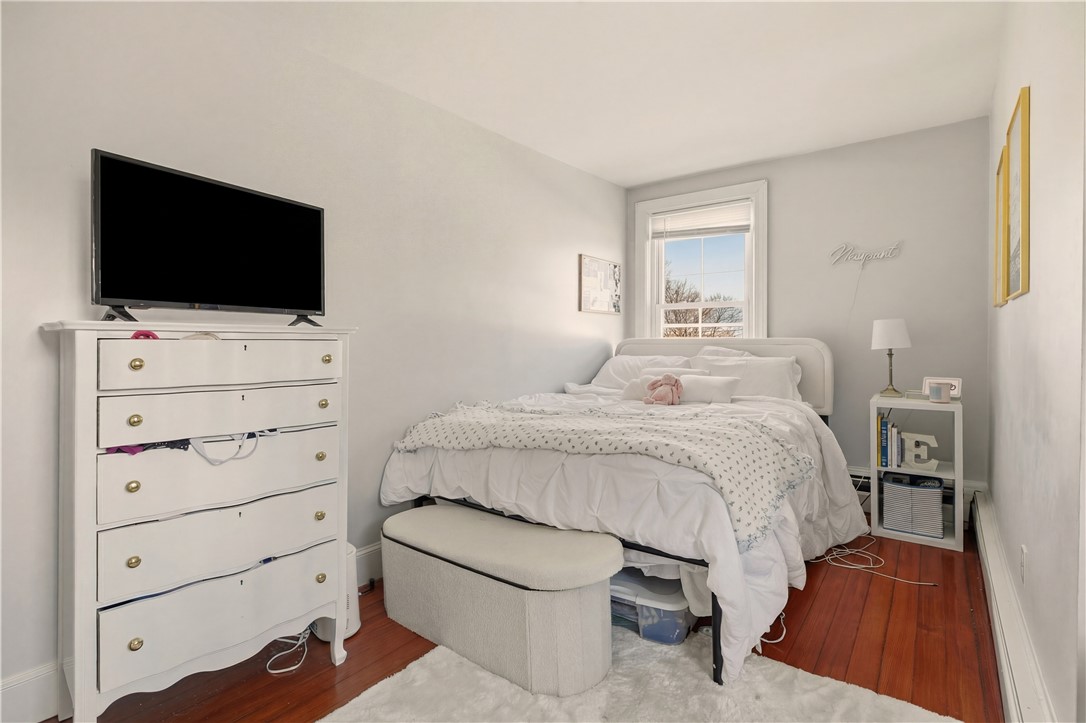 22 Summer Street Newport, RI 02840 - Photo 19 of 31