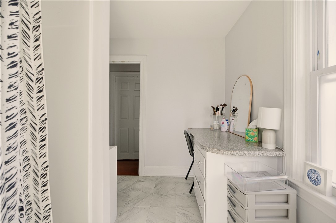 22 Summer Street Newport, RI 02840 - Photo 23 of 31