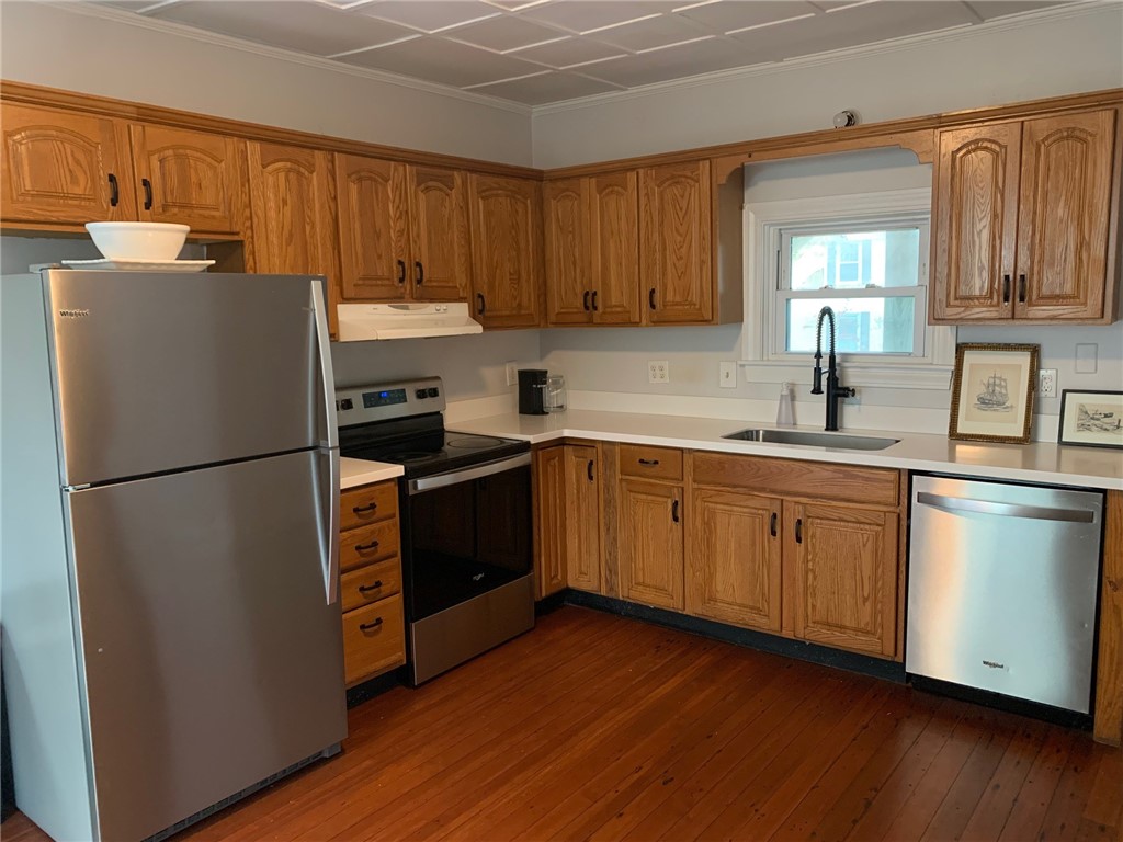 22 Summer Street Newport, RI 02840 - Photo 5 of 14