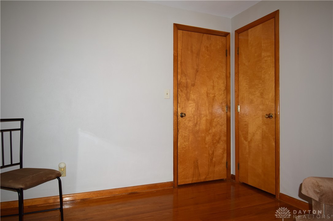 4342 Phoenix Drive Springfield, OH 45503 - Photo 23 of 25 BR 2 entry door and closet door.
