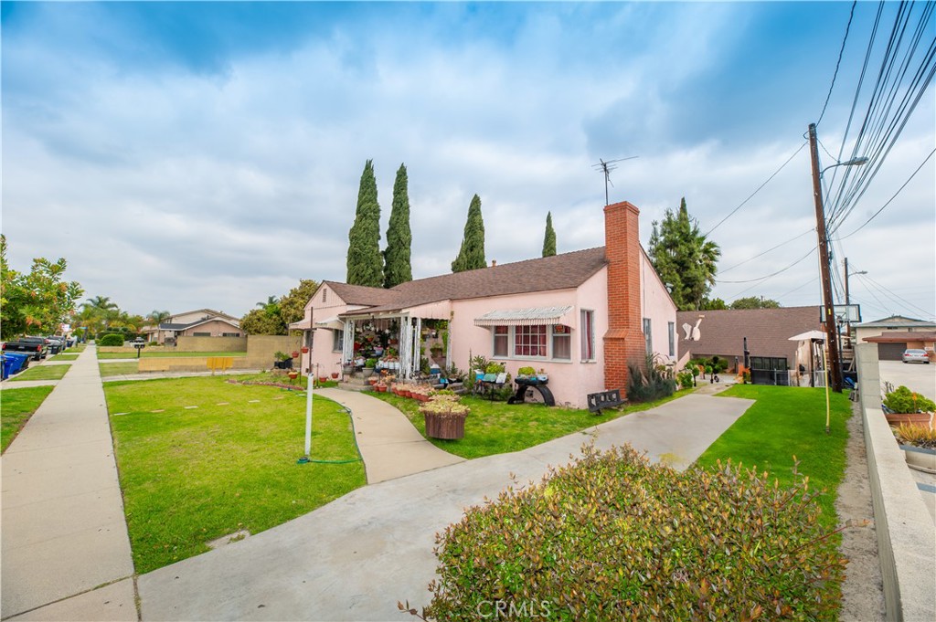 7901 Cole Street Downey, CA 90242 - Photo 3 of 22