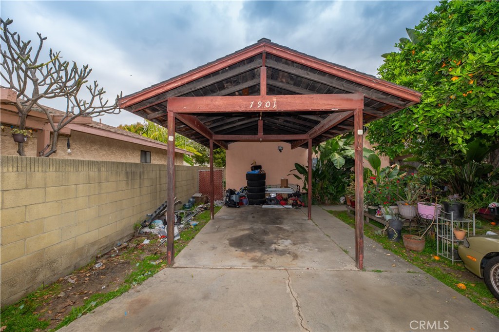 7901 Cole Street Downey, CA 90242 - Photo 8 of 22