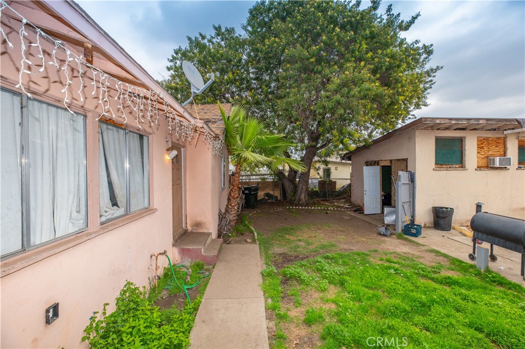 7901 Cole Street Downey, CA 90242 - Photo 9 of 22