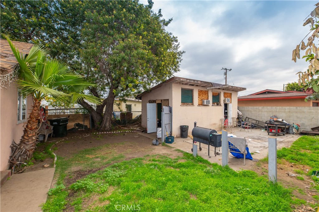 7901 Cole Street Downey, CA 90242 - Photo 10 of 22