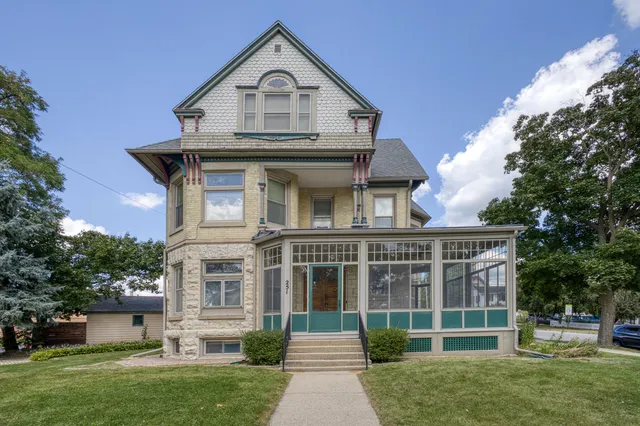 $419,900 | 251 East Racine Street, Jefferson, WI 53549