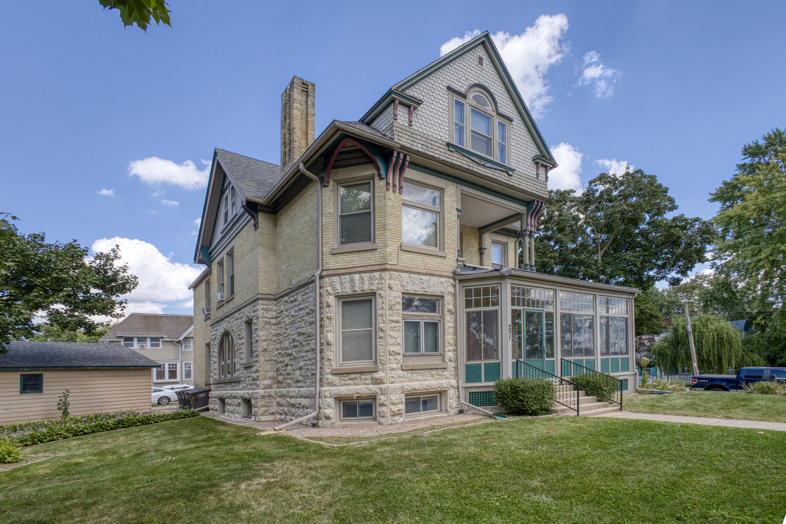 251 East Racine Street Jefferson, WI 53549 - Photo 3 of 38 IMG_9010_HDR