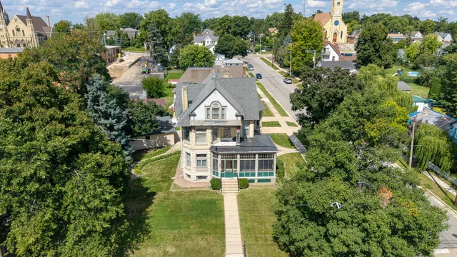 $419,900 | 251 East Racine Street, Jefferson, WI 53549