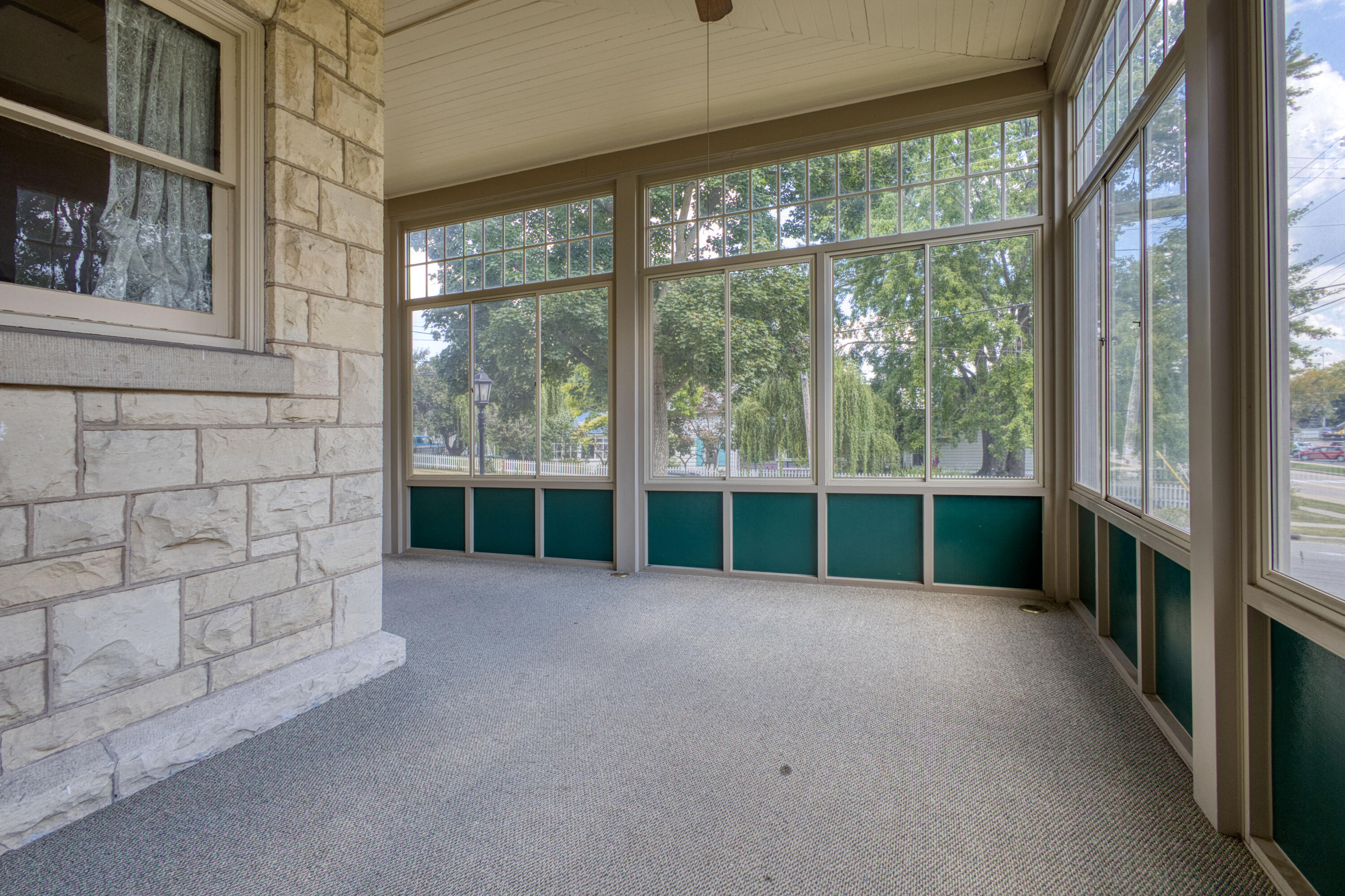 251 East Racine Street Jefferson, WI 53549 - Photo 8 of 38 IMG_9116_HDR