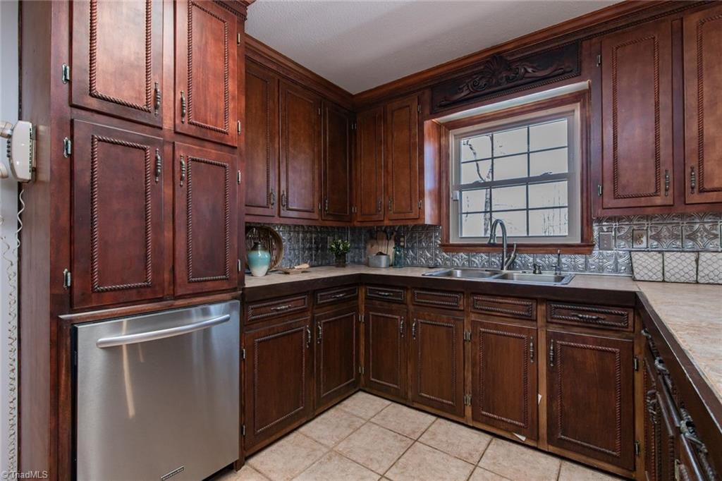 190 Brim Road Mount Airy, NC 27030 - Photo 18 of 49 Lots of cabinet space!
