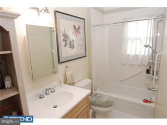 123 Argyle Road Ardmore, PA 19003 - Photo 11 of 12 Bathroom