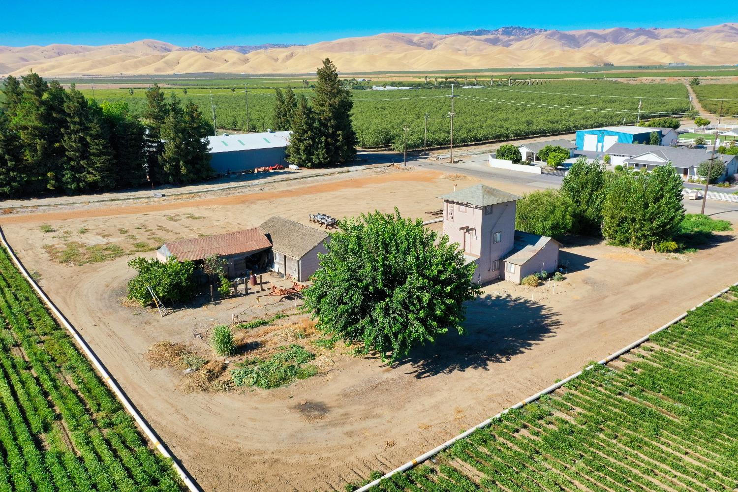4942 McCracken Road Westley, CA 95387 - Photo 13 of 15 a view of a terrace with a garden