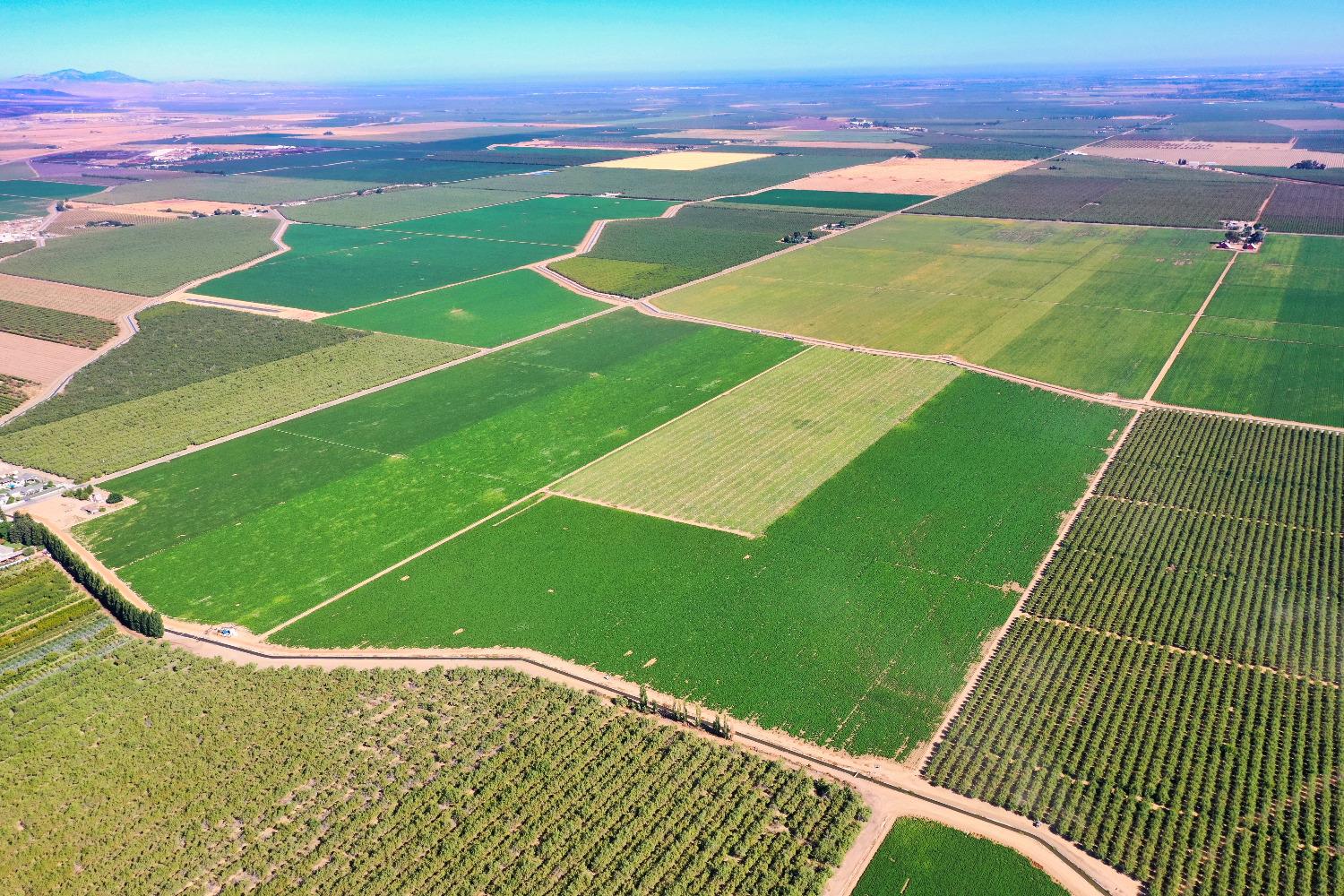 4942 McCracken Road Westley, CA 95387 - Photo 3 of 15 a view of a tennis court