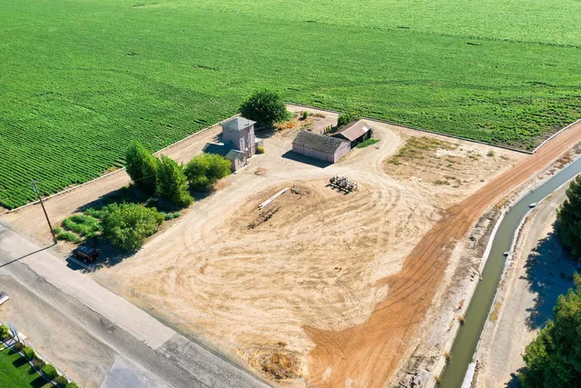 a view of a terrace with a garden