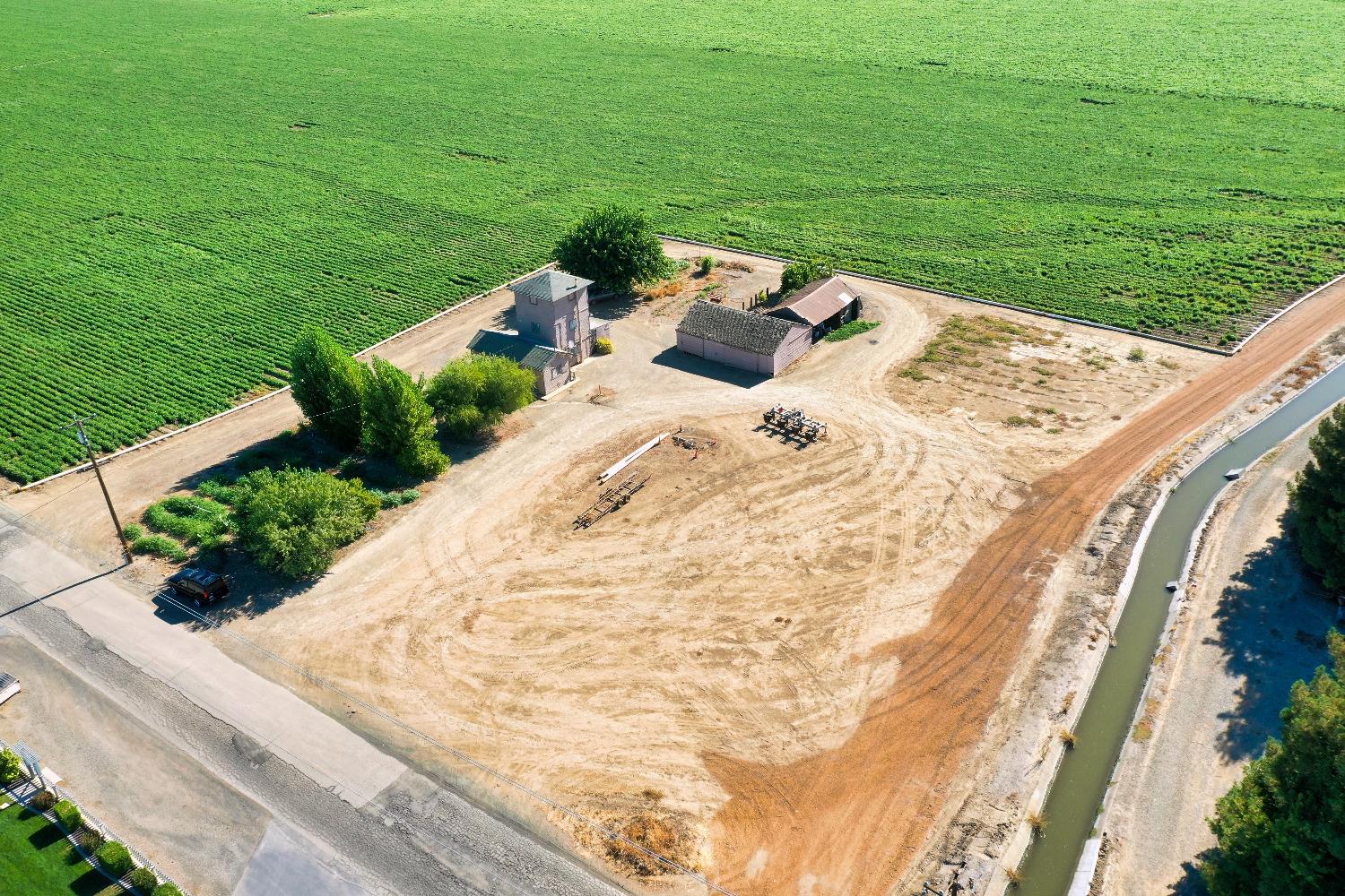 4942 McCracken Road Westley, CA 95387 - Photo 10 of 15 a view of a backyard with a garden