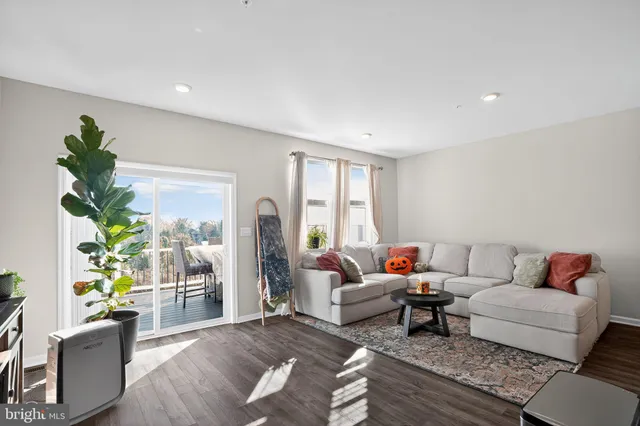 $487,000 | 1013 Turnstone Drive, Fogelsville, PA 18051