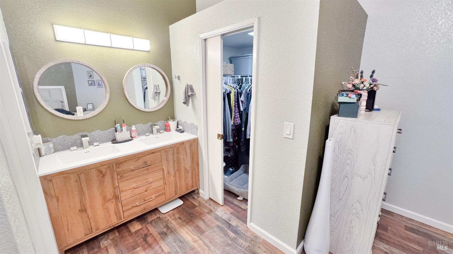 265 Ahern Lane Dixon, CA 95620 - Photo 12 of 20 Main Bedroom Vanity