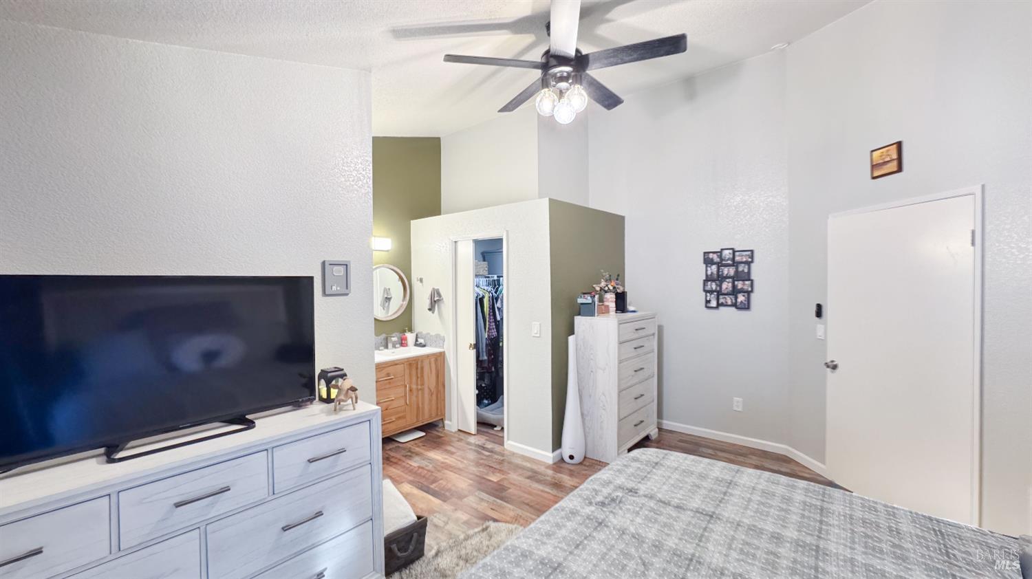 265 Ahern Lane Dixon, CA 95620 - Photo 13 of 20 Main Bedroom