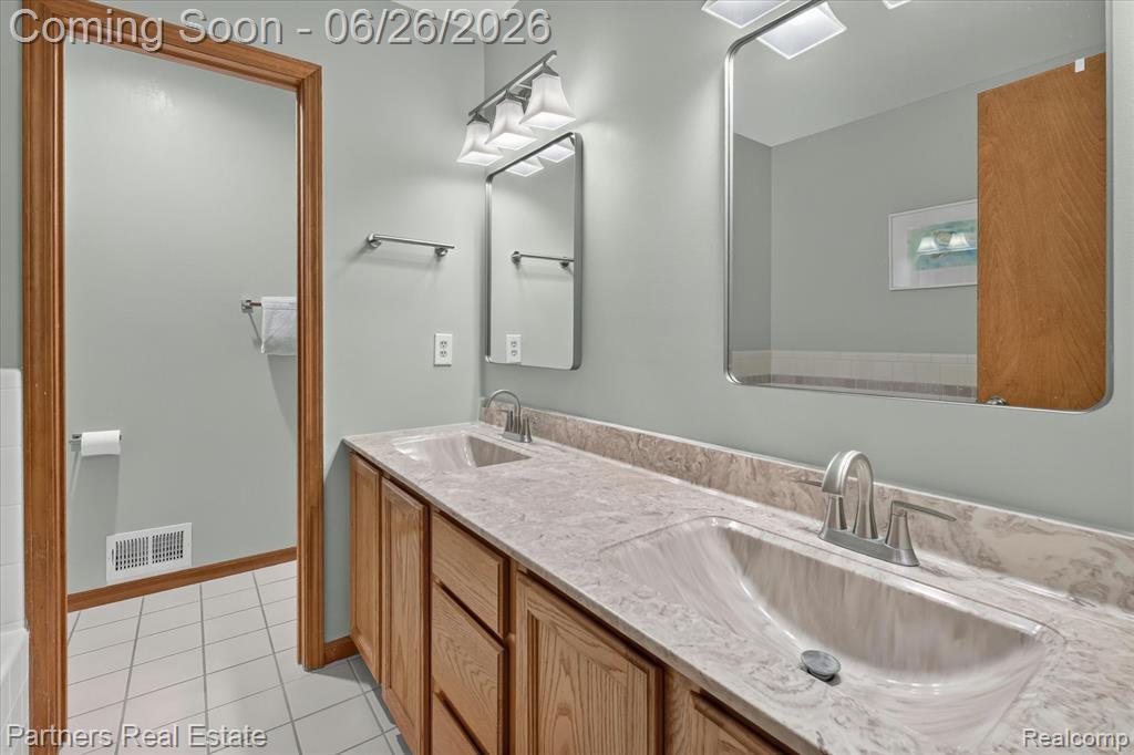 627 West Caledonia Street Howell, MI 48843 - Photo 30 of 66