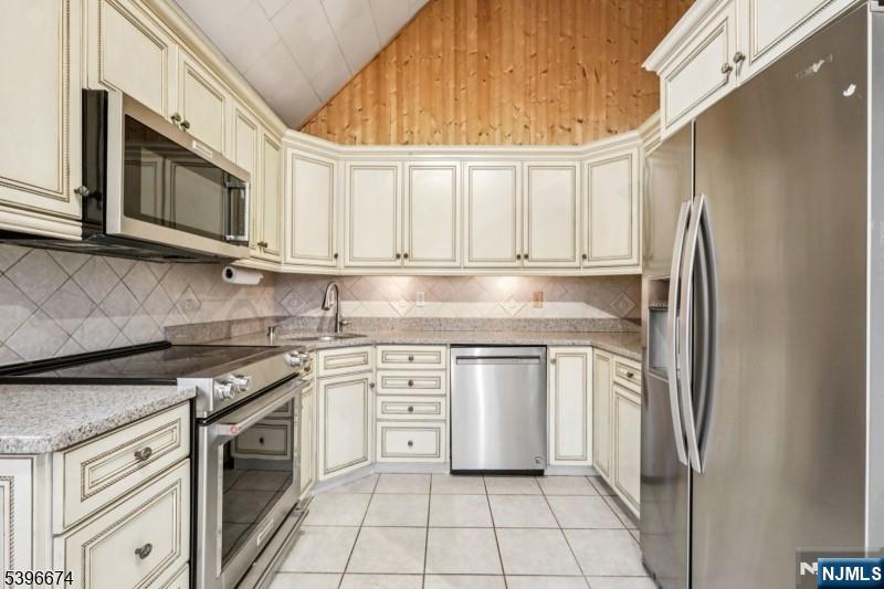 16 Winding Hill Road Vernon, NJ 07462 - Photo 18 of 45