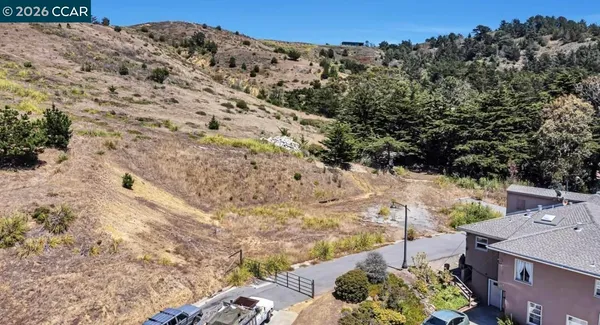 $2,500,000 | 670 Roberts Road, Pacifica, CA 94044