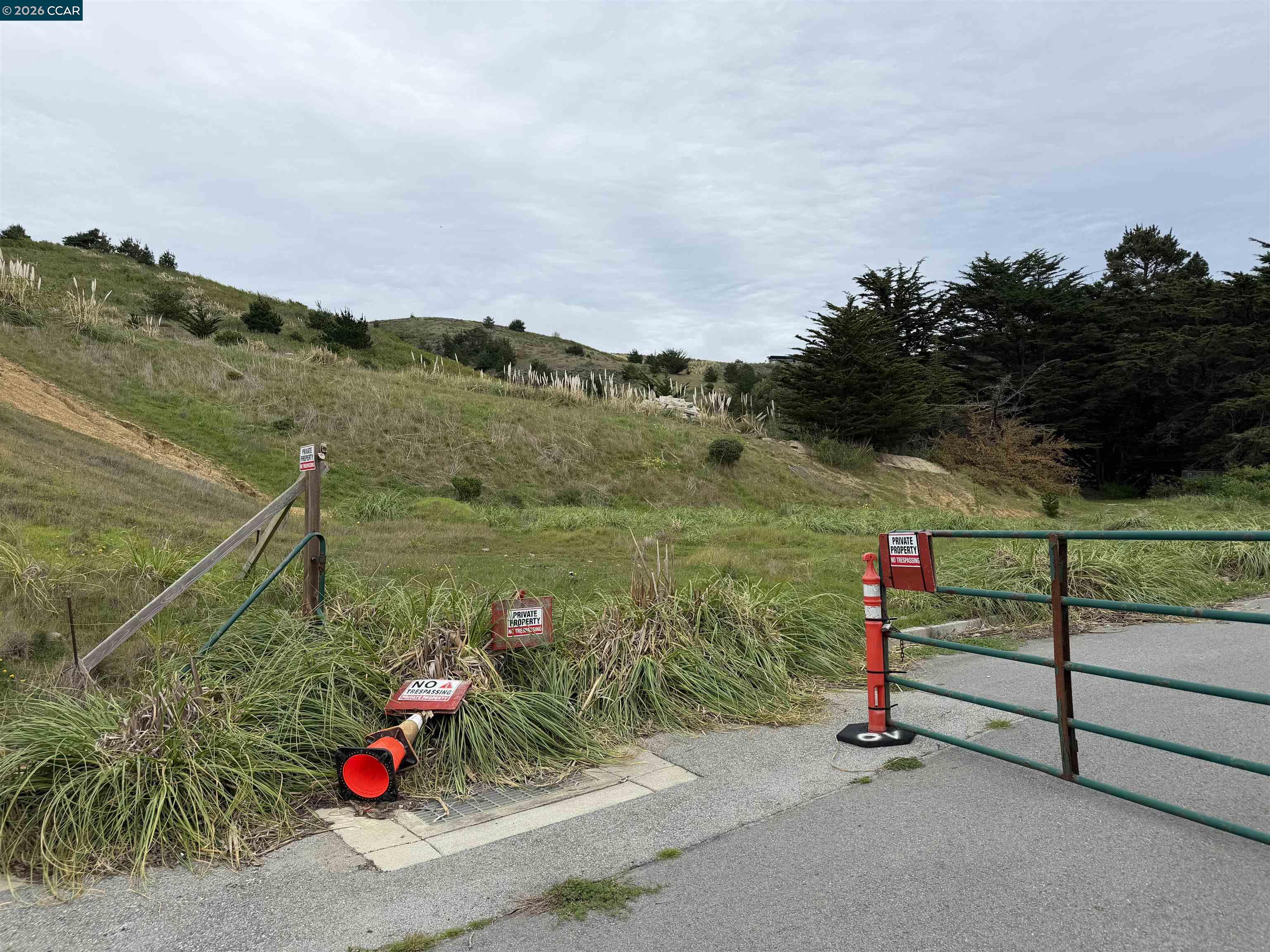 670 Roberts Road Pacifica, CA 94044 - Photo 7 of 10