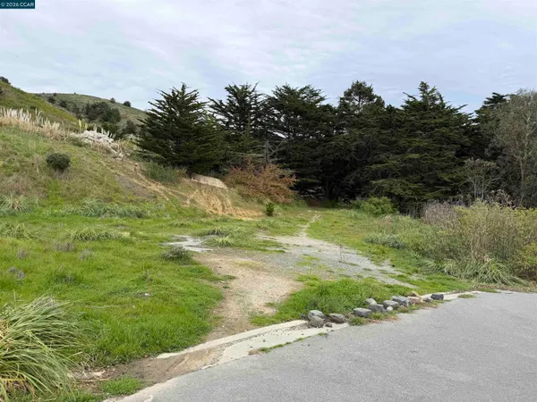 $2,500,000 | 670 Roberts Road, Pacifica, CA 94044