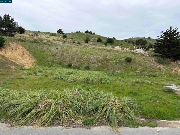 $2,500,000 | 670 Roberts Road, Pacifica, CA 94044