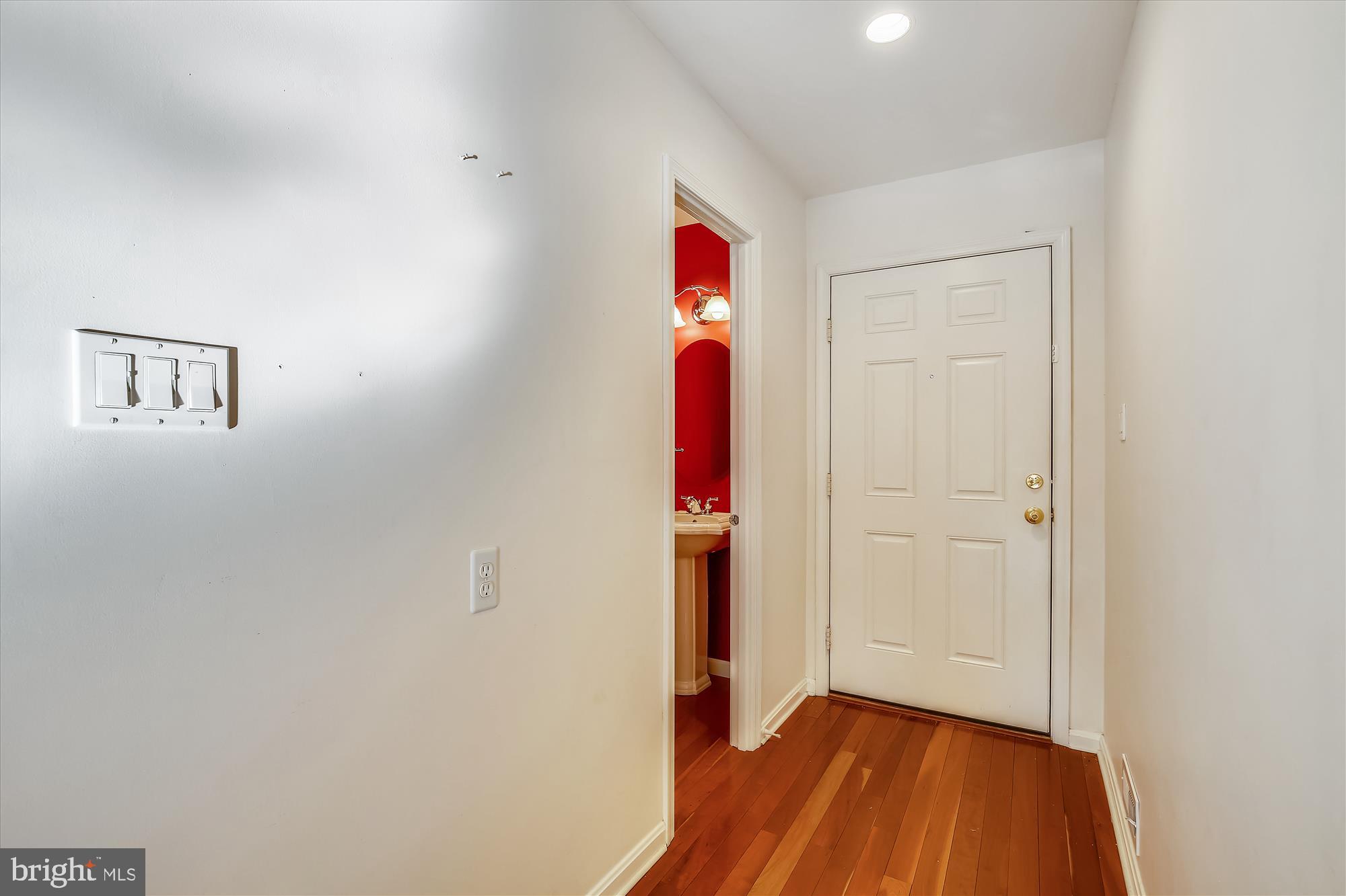 8 Pennydog Court Silver Spring, MD 20902 - Photo 5 of 68