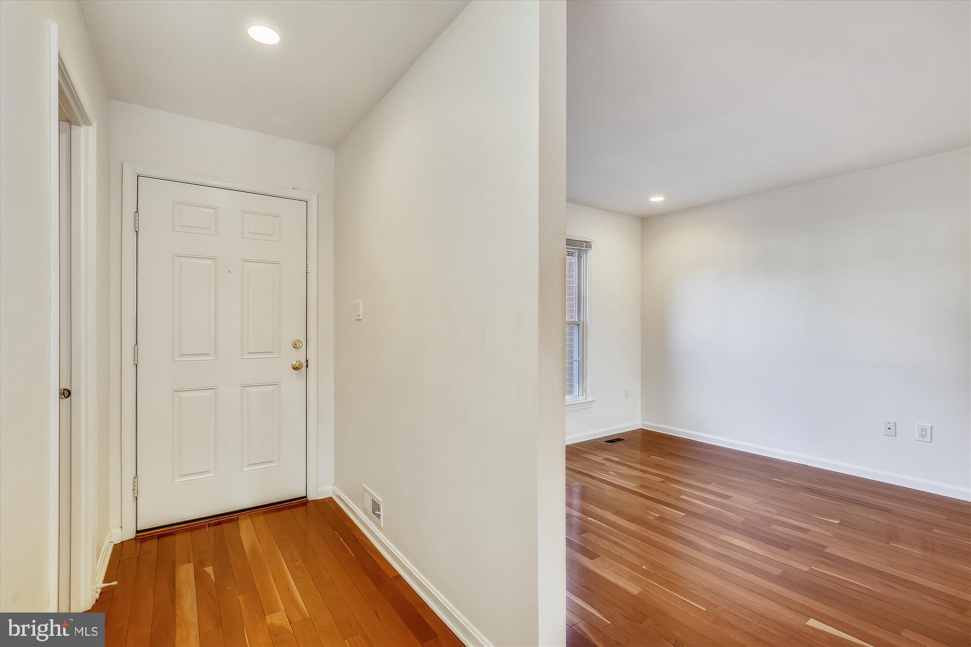 8 Pennydog Court Silver Spring, MD 20902 - Photo 6 of 68