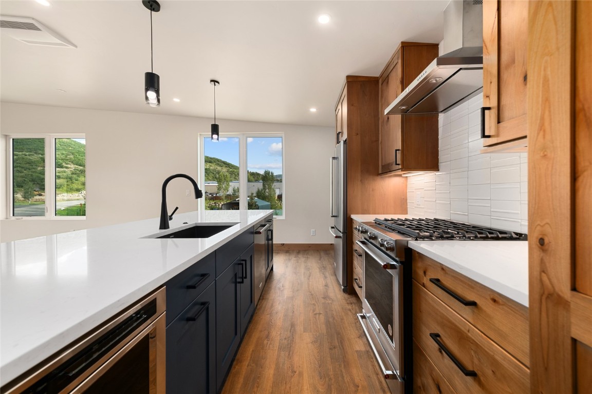 1716 Copper Ridge Spur, Unit 1 Steamboat Springs, CO 80487 - Photo 4 of 27 Kitchen