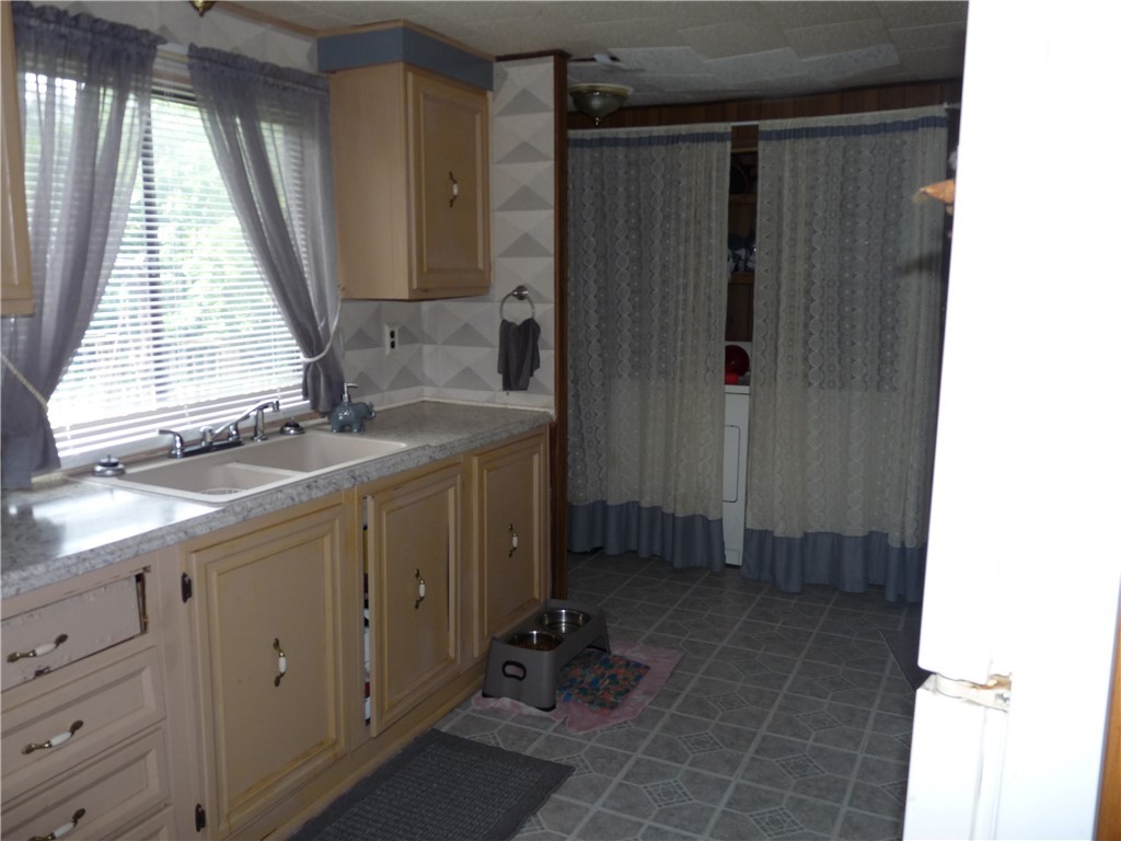 549 Brown Road Danville, IL 61832 - Photo 3 of 13