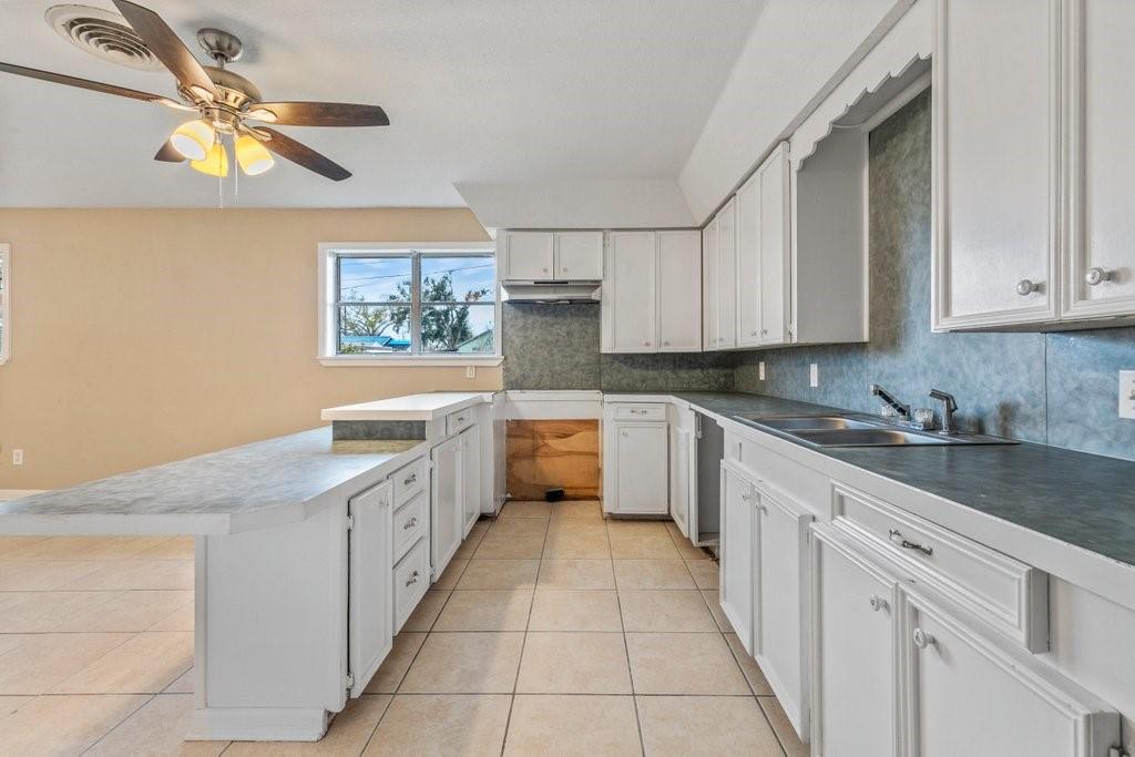 613 Manuel Road Lake Charles, LA 70607 - Photo 5 of 16