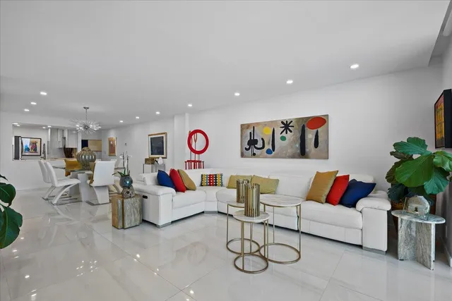 $789,950 | 3580 South Ocean Boulevard, Unit 7E, South Palm Beach, FL 33480