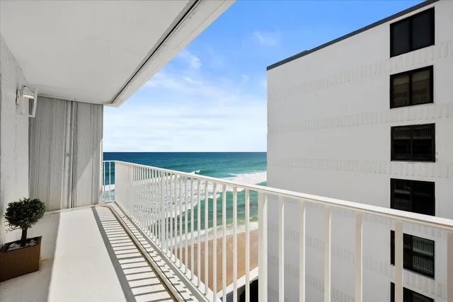 $789,950 | 3580 South Ocean Boulevard, Unit 7E, South Palm Beach, FL 33480