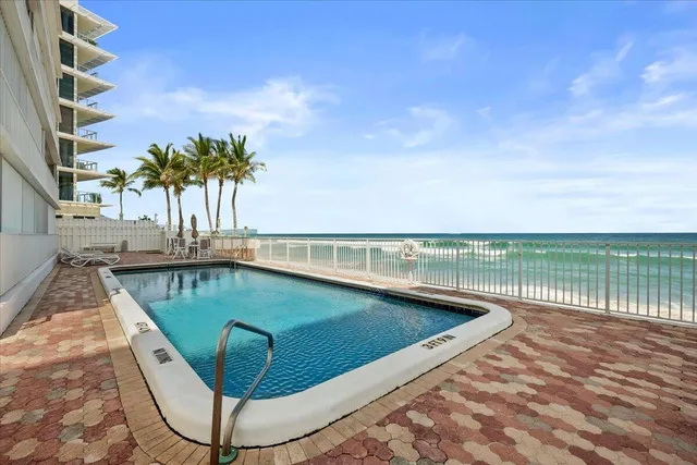 $789,950 | 3580 South Ocean Boulevard, Unit 7E, South Palm Beach, FL 33480