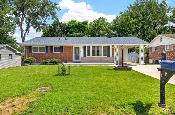 $229,900 | 10813 Waycroff Drive, St. Louis, MO 63114