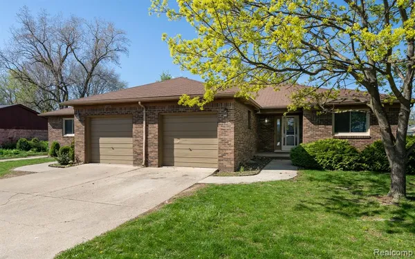 $400,000 | 16931 General Avenue, Fraser, MI 48026