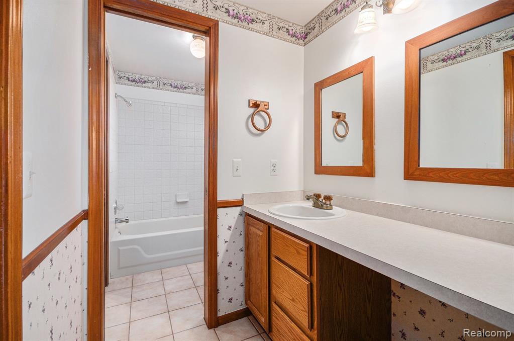 644 Murray Hill Road Highland, MI 48357 - Photo 20 of 31