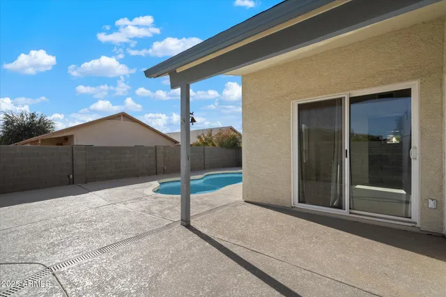 $2,400 | 8835 West Michelle Drive, Peoria, AZ 85382