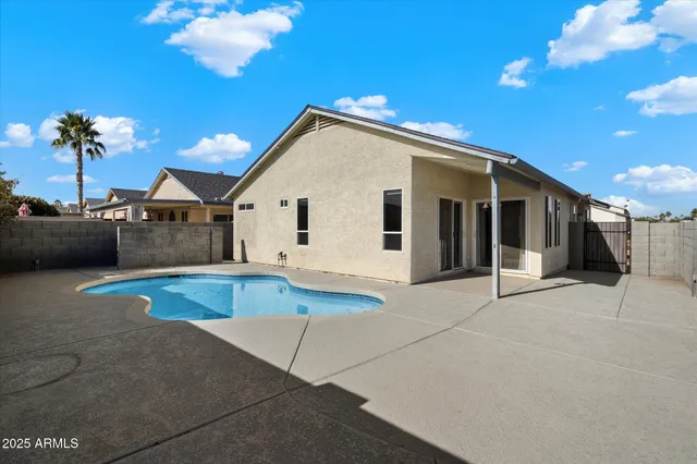 $2,400 | 8835 West Michelle Drive, Peoria, AZ 85382