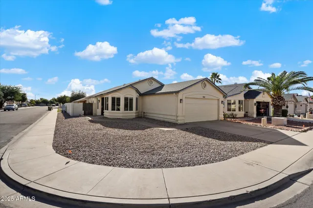 $2,400 | 8835 West Michelle Drive, Peoria, AZ 85382