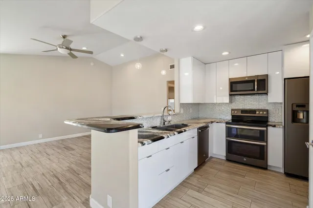 $2,400 | 8835 West Michelle Drive, Peoria, AZ 85382