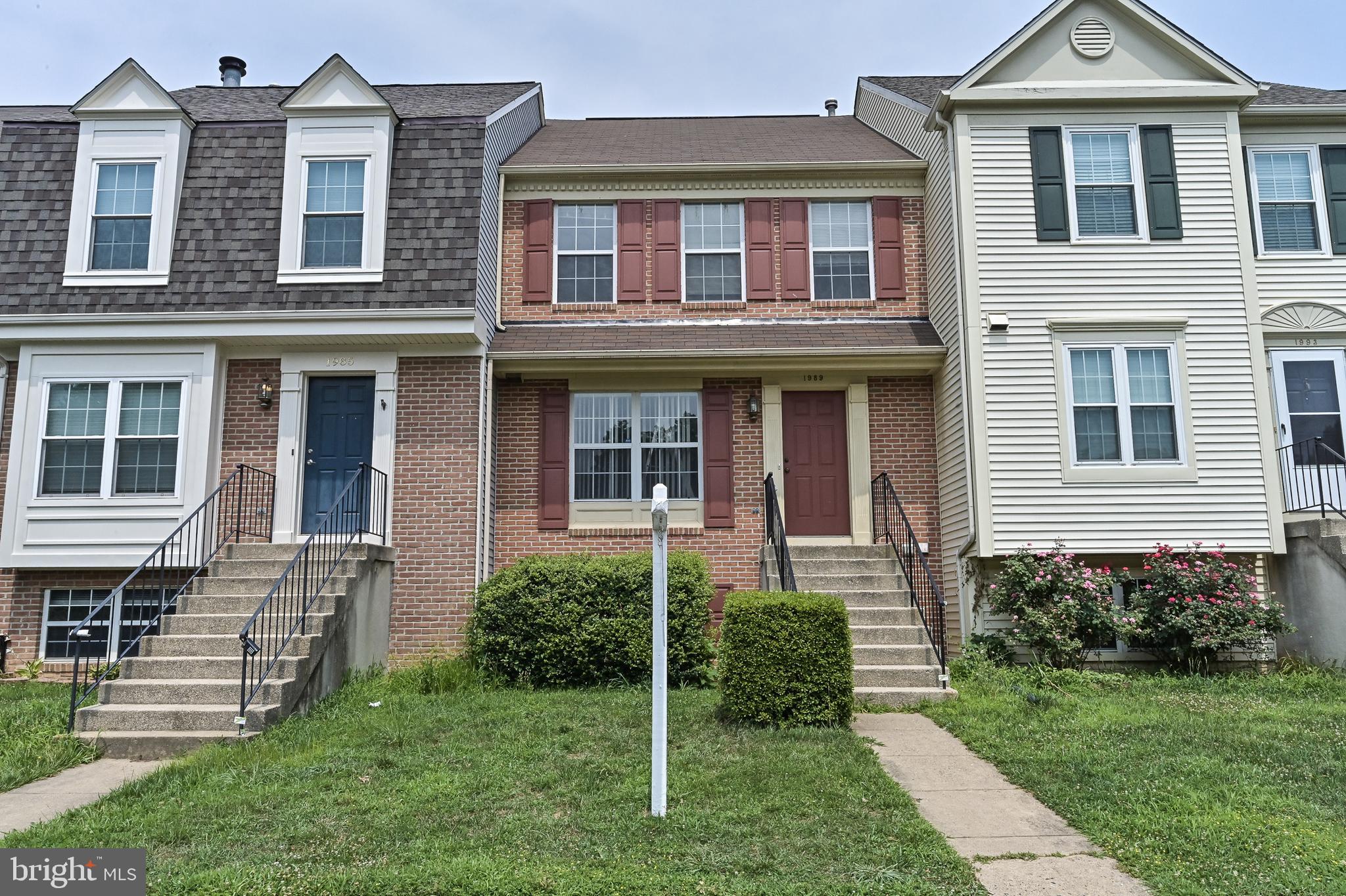 1989 Bowline Loop Woodbridge, VA 22192 - Photo 2 of 41