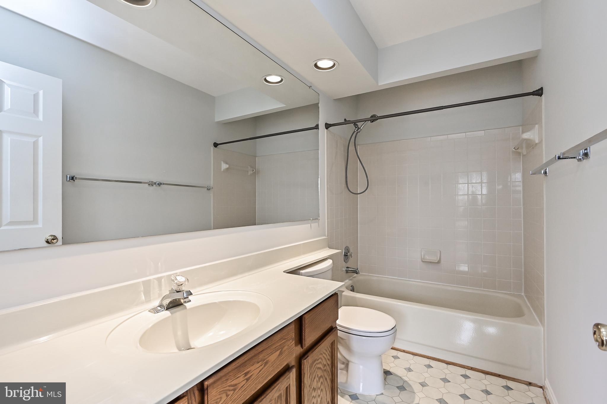 1989 Bowline Loop Woodbridge, VA 22192 - Photo 22 of 41