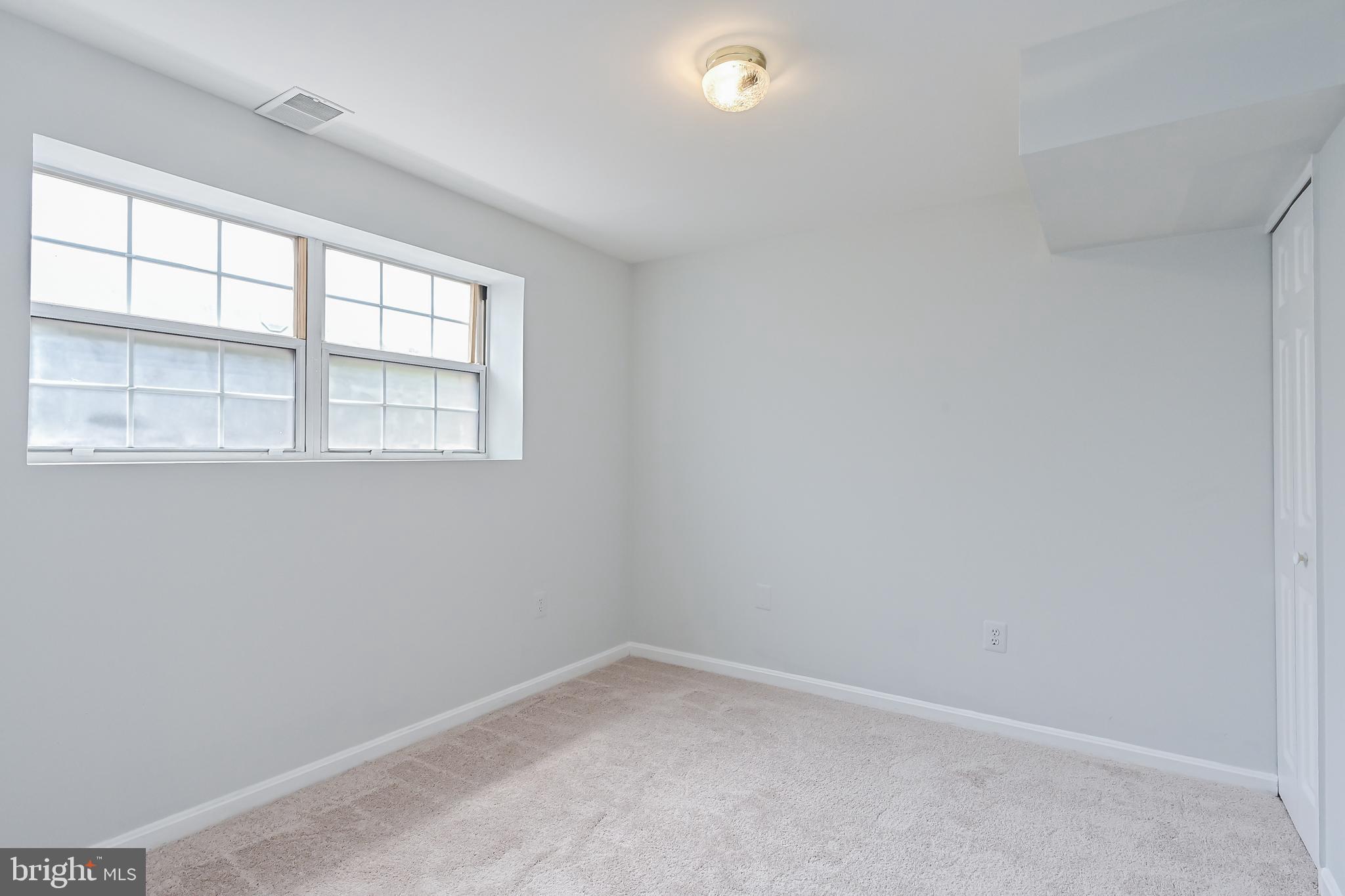 1989 Bowline Loop Woodbridge, VA 22192 - Photo 30 of 41